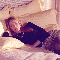 http://i1288.photobucket.com/albums/b483/LivTheGreat/Blake%20Lively%20gifs/blakelively150_zpsc1ad9913.gif