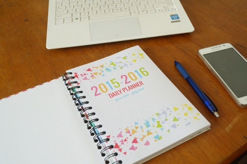 13 Months Planner from Etsy | Hola Darla