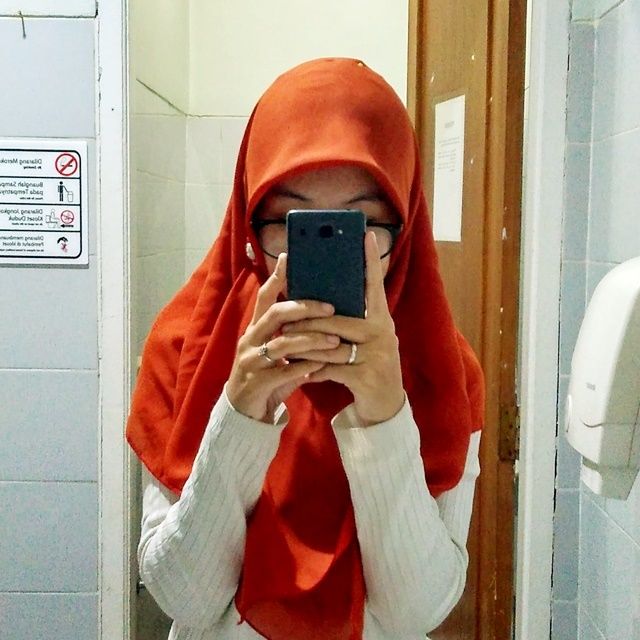 Mirror Selfie Using Xiaomi Redmi 2 Prime | Hola Darla