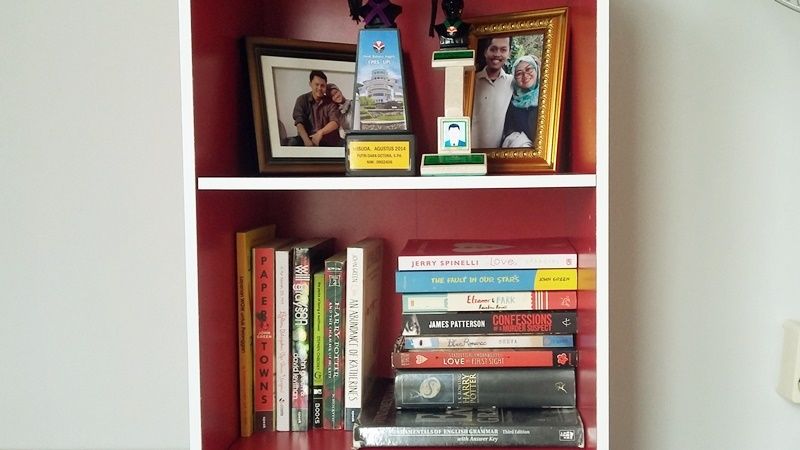 Dara's bookshelf for #BookishScene link up