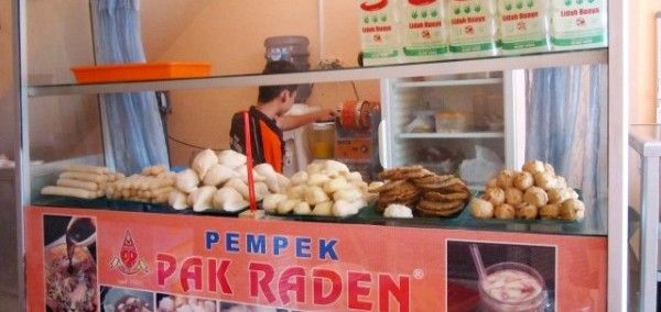  photo Resto-pempek-pak-raden-jakarta_zpsbb953152.jpg