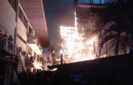  photo kebakaran-gedung-teater-ikj-jakpus_zps02013d31.jpg
