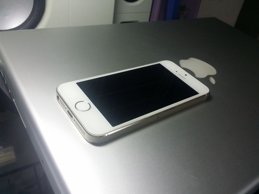 Iphone 5s gold 16Gb mới 98% giá cực rẻ. - 1