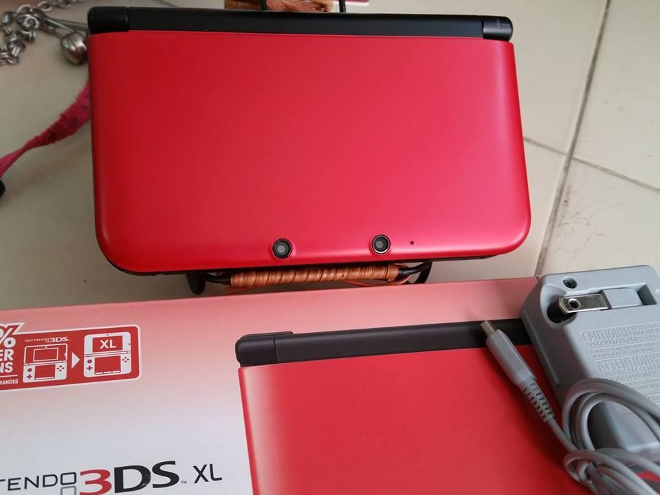 2 máy 3ds xl & 3ds XL fullbox RED đẹp như mới